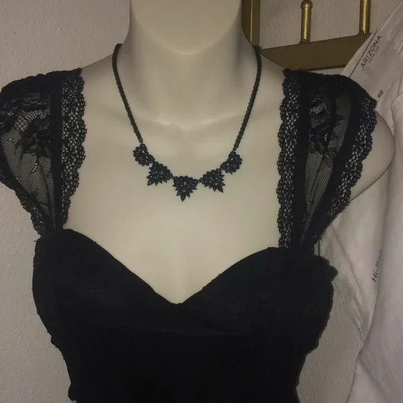 Spirit Halloween Black Lace Corset Top - Picture 5 of 10